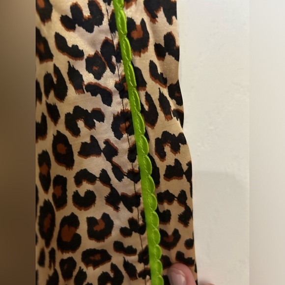 NWT Betsey Johnson Brushed Back Satin Leopard Lime Green Pajama Set Size S - Picture 11 of 12